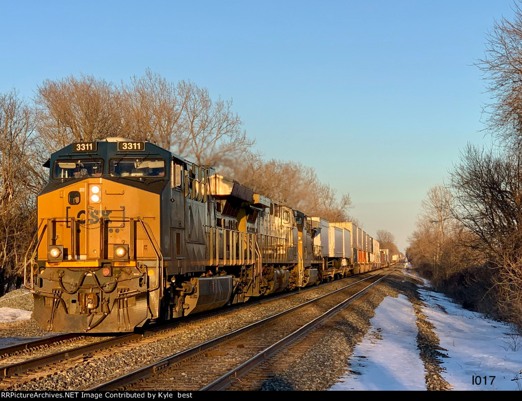 CSX 3311 on I017